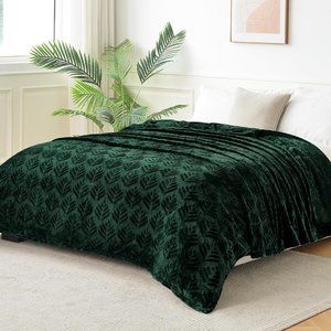 King Size Bed Pine Tree Textured Blanket Dark Forest Green Soft Velvet Velour
